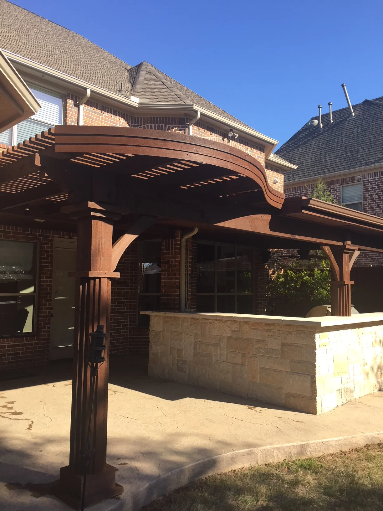 Arbor & gazebo staining