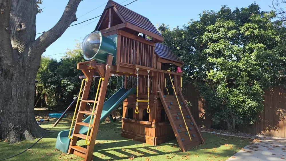 Playset staining